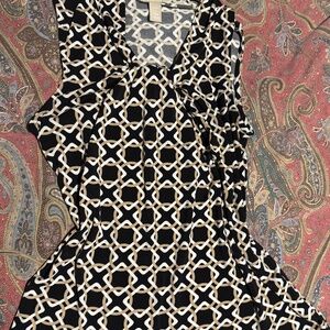BANANA REPUBLIC DRESSY SLEEVELESS TOP